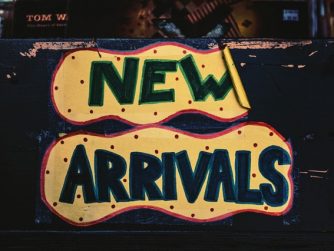 New Arrivals Schild